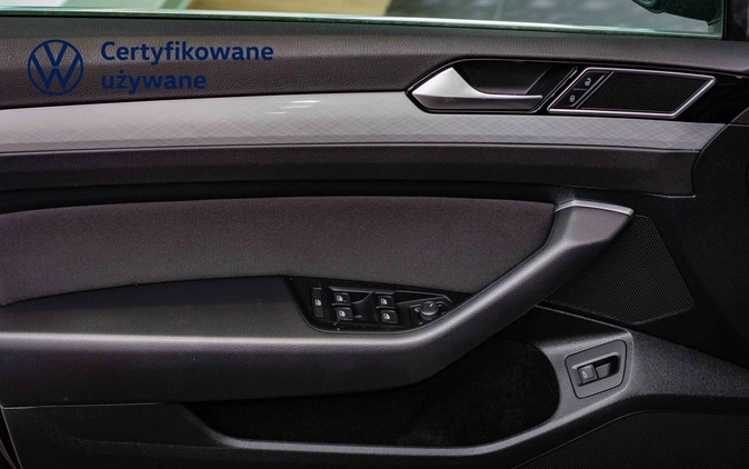 Volkswagen Passat cena 94900 przebieg: 67600, rok produkcji 2021 z Łódź małe 781
